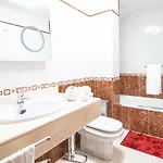 Villa Elegant With Pool