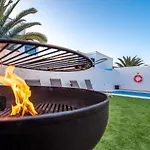 Villa Elegant With Pool