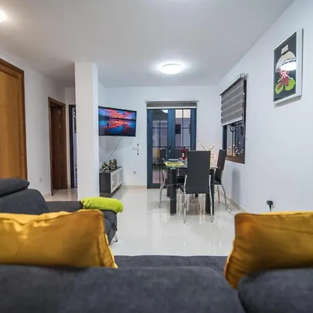 فيلة Elegant With Pool