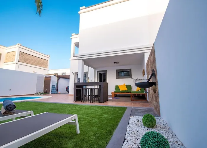 Elegant With Pool فيلة