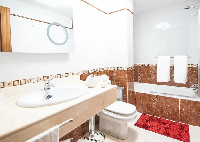 فيلة Elegant With Pool