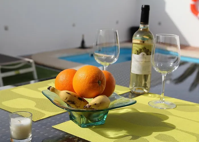 Elegant With Pool فيلة