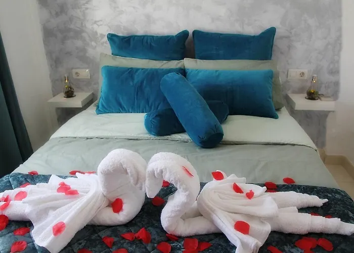 فيلة Elegant With Pool