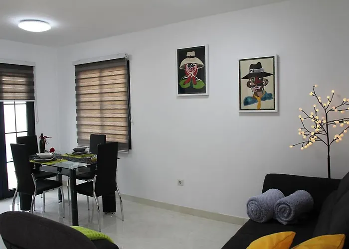 فيلة Elegant With Pool بلايا بلانكا