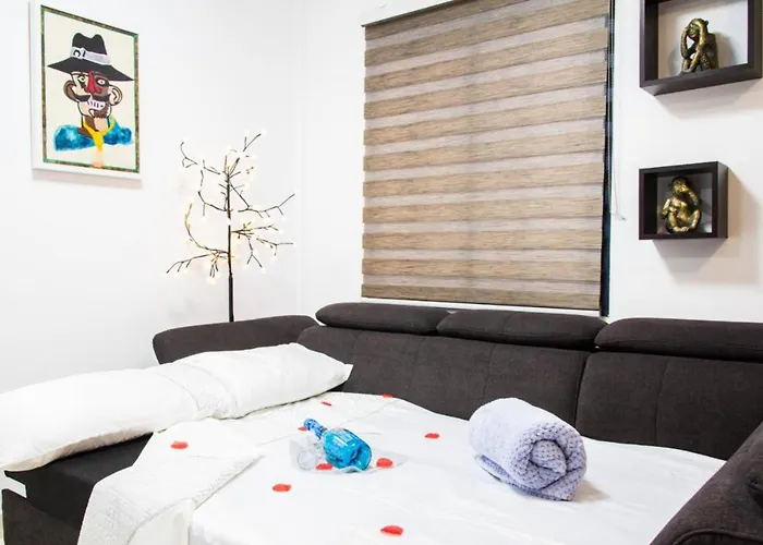 Elegant With Pool فيلة *