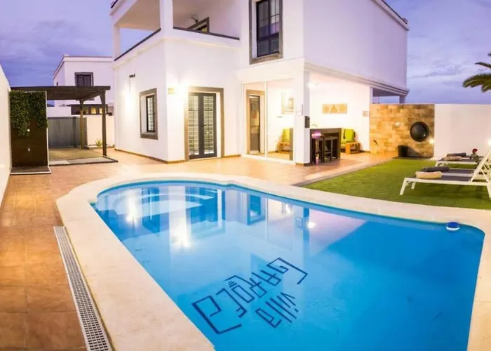 فيلة Elegant With Pool *