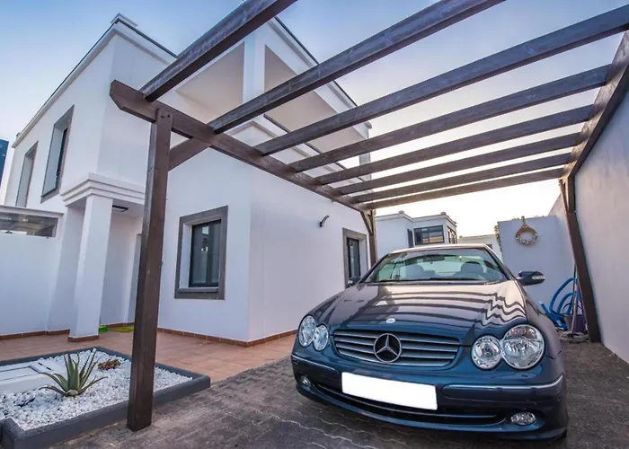 Elegant With Pool فيلة *