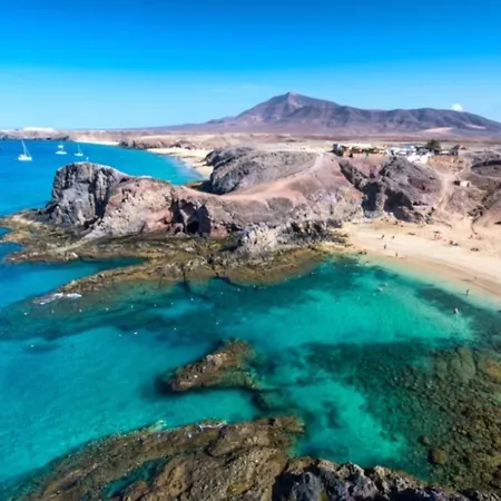 Elegant Playa Blanca: Poolside Retreat Villa Playa Blanca (Lanzarote)