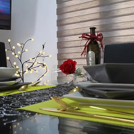 Elegant Playa Blanca: Poolside Retreat