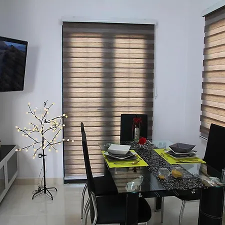 Villa Elegant Playa Blanca: Poolside Retreat